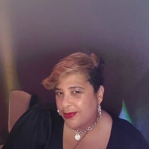 Meet your Posher, Lynette